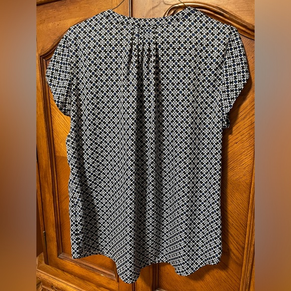 🔷 Liz Claiborne Geometric Top - Picture 3 of 6
